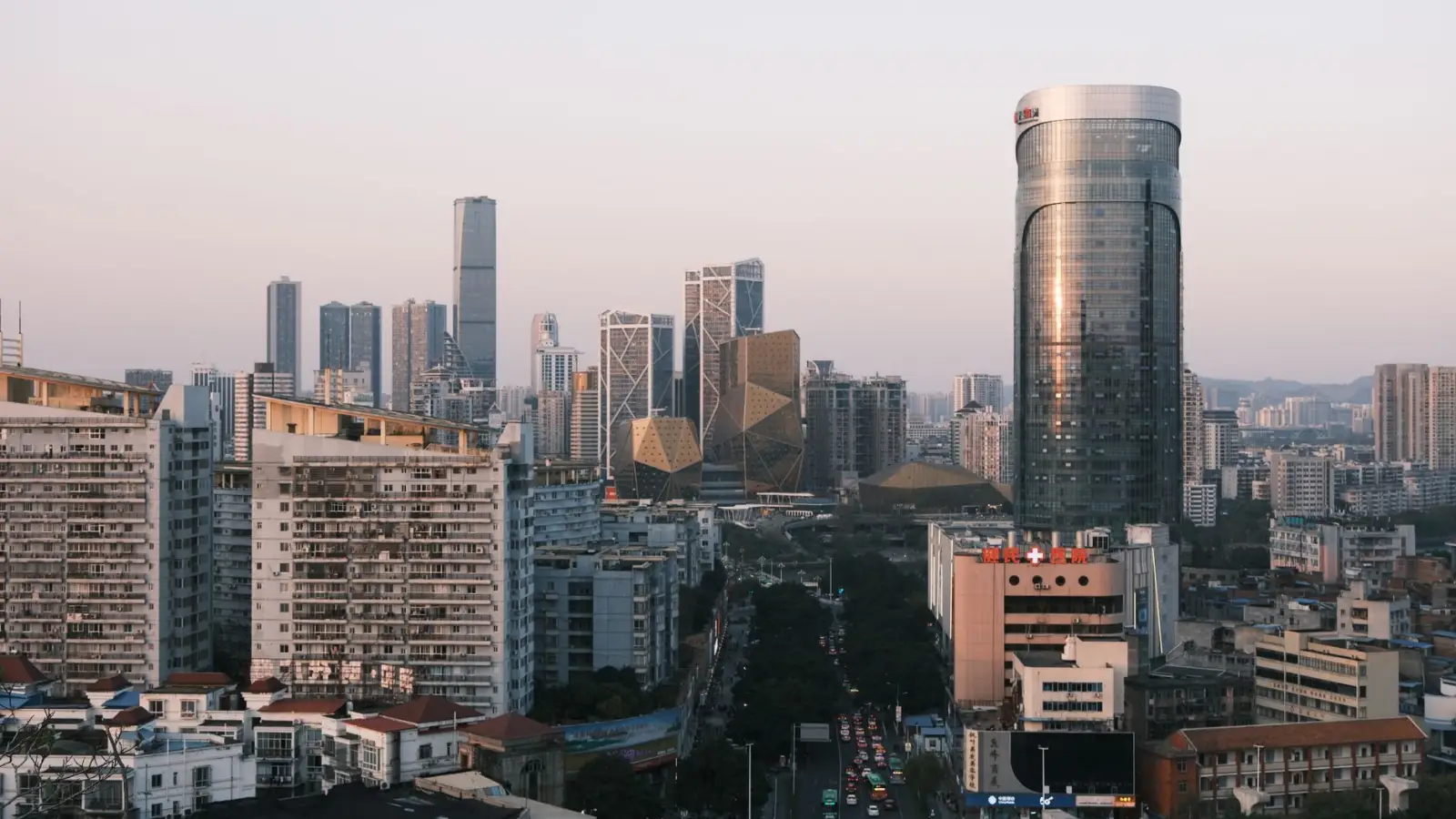 企业管理系统技术对比：霆翔圣OA与通用型平台的差异化优势