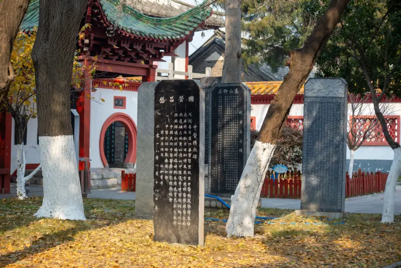 2025年上海企业OA系统选型指南：流程审批与档案管理一体化实践封面图
